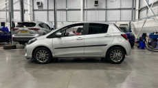 Toyota Yaris 1.33 VVT-i Icon 5dr Petrol Hatchback